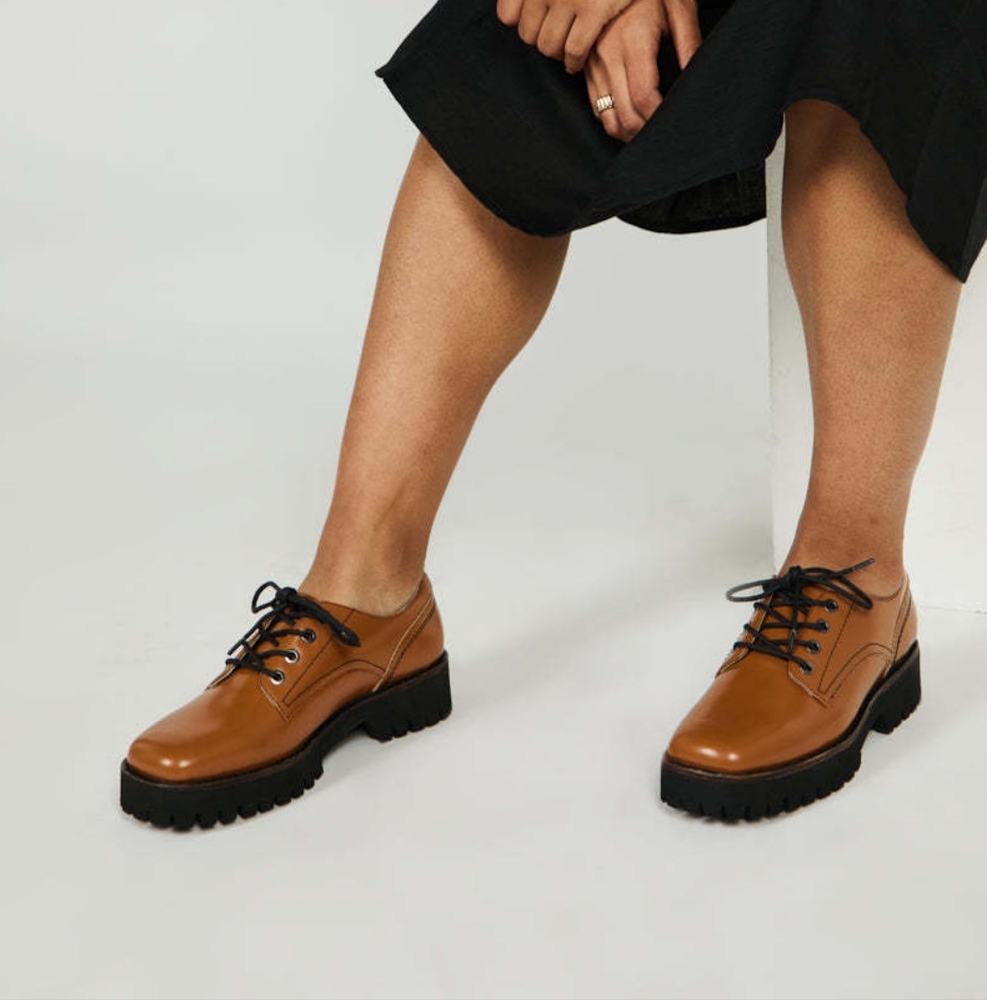 Intentionally blank Queen Street Oxford caramel shoes